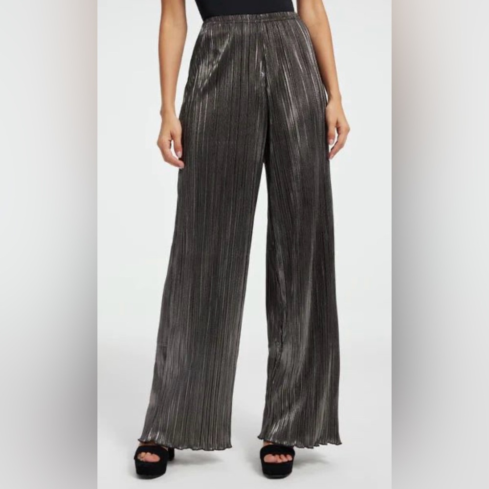 Good American Chrome Plisse Metallic Pants 
NWT Size Small/Medium Wide Leg NEW